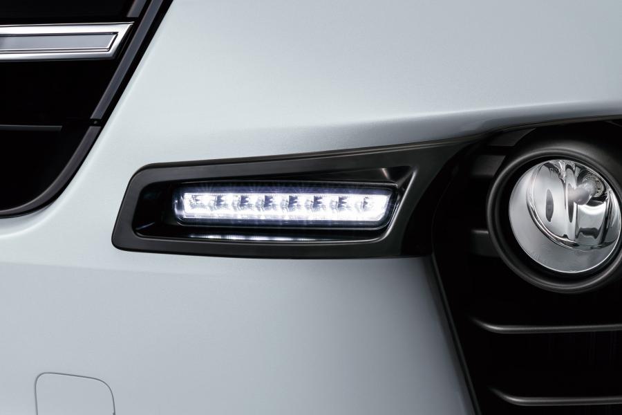 Детали экстерьера Nissan NV350 Caravan Rider by Autech 2017 года  (фото 6 из 9)